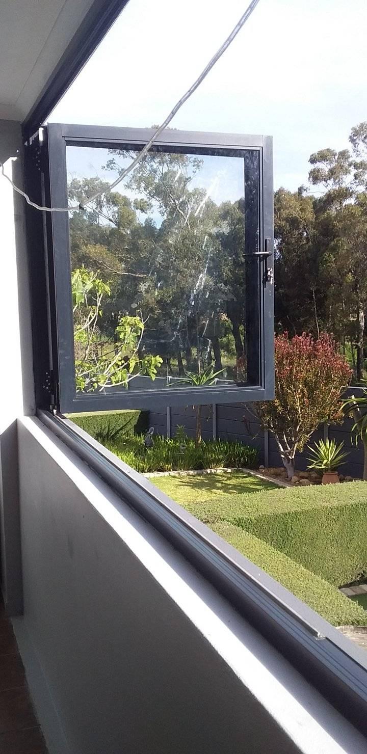 Structural glazing installation